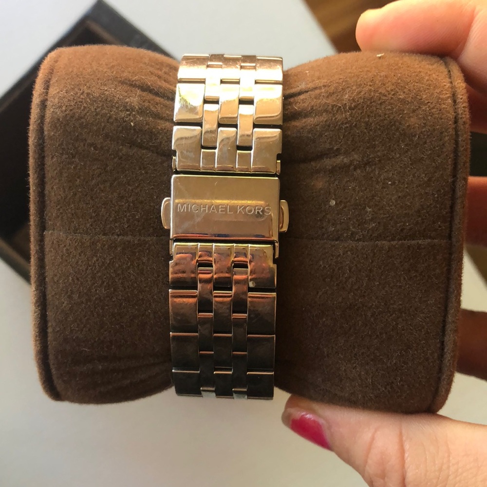 Watch - Picture 2 of 3